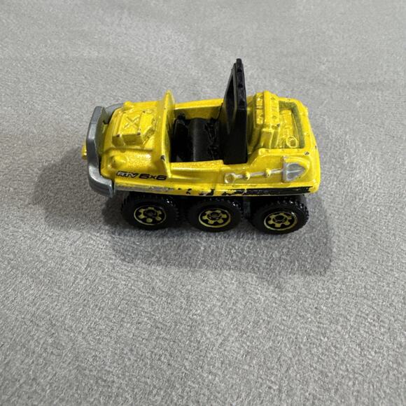 Lot Of 3 Matchbox Hot Wheels Die Cast Cars Toy Cars Vehicles Colorful - Picture 8 of 9